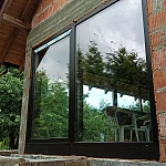 Schwarze PVC - Fenster