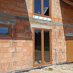 Windows in einem Haus in der Kaschubei